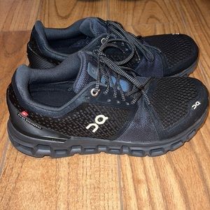 ON cloudstratus running/walking sneaker